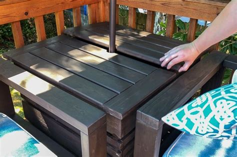 Rest food, beverages, or your afternoon read on the table top to keep them close at hand as you lounge in comfort. DIY Umbrella Stand Side Table with Free Plans in 2020 ...