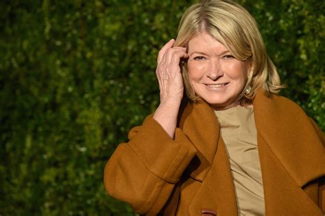 Martha Stewarts Money Saving Tip For Super Bowl Chicken Wings