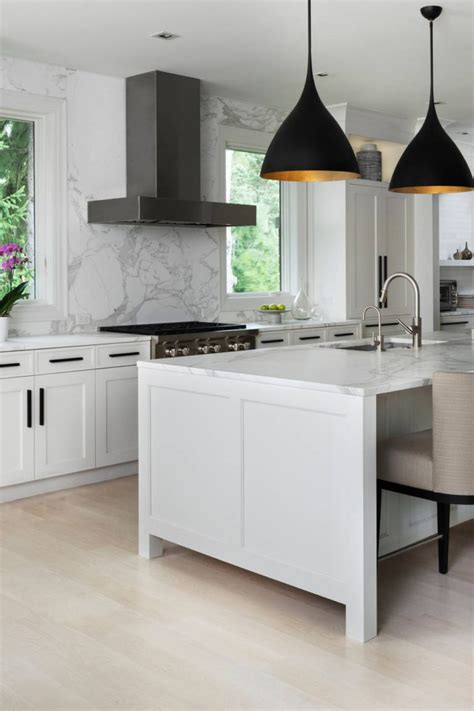 Get free shipping on qualified white kitchen cabinets or buy online pick up in store today in the kitchen department. White Kitchen Cabinets With Black Hardware | Countertopsnews