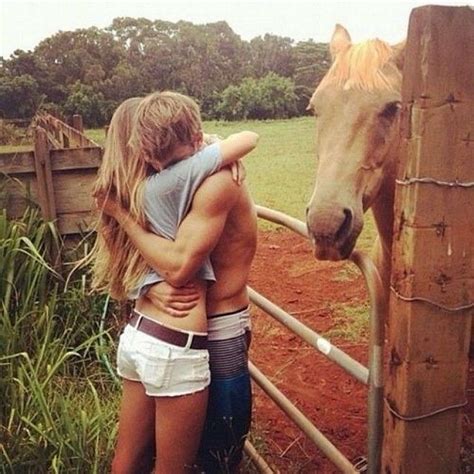 Country Summer Love Cute Couples Hugging Country Relationship Goals Hugging Couple