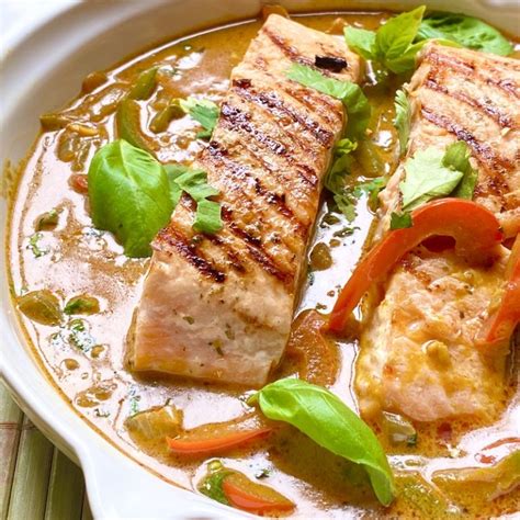 Grilled Salmon In Thai Red Curry Sauce Lean Bellas Kitchen