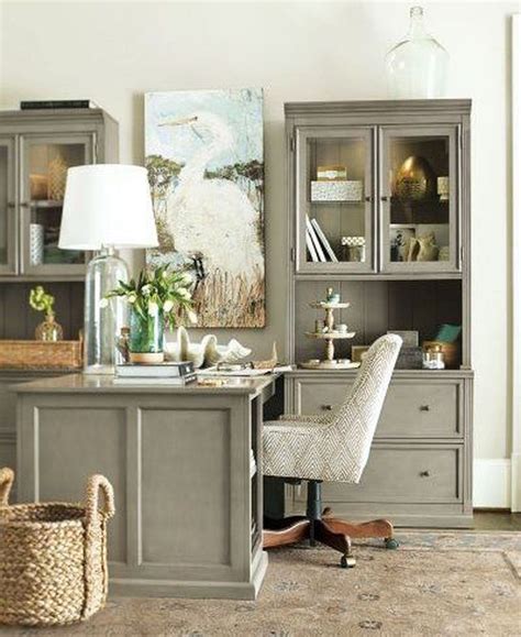 40 Lovely Work Office Decorating Ideas 22