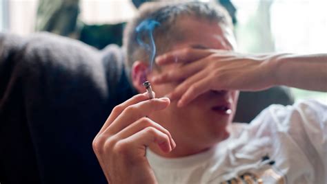 Documentaire quand les ados témoignent de leur addiction au cannabis