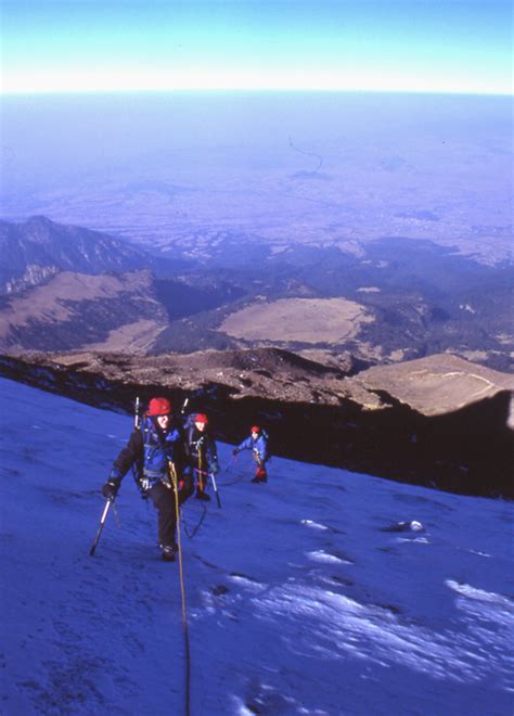 Para subir por esta ruta es suficiente un piolet de travesía. John Biggar.com : Website : Ski-mountaineering in Mexico