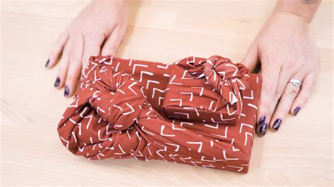 6 Ways To Wrap A Gift With Furoshiki Spoonflower Blog