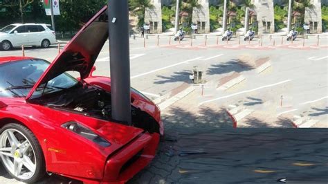 Ferrari Enzo Crash A Pole In South Korea Youtube