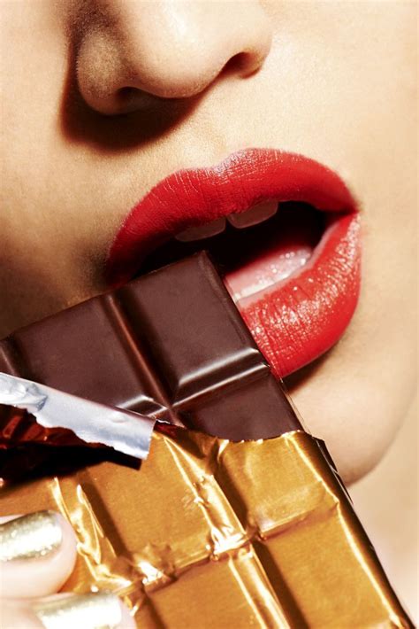 New Anti Aging Chocolate May Make Skin Look Years Babeer Food Cravings Chocolate Benefits