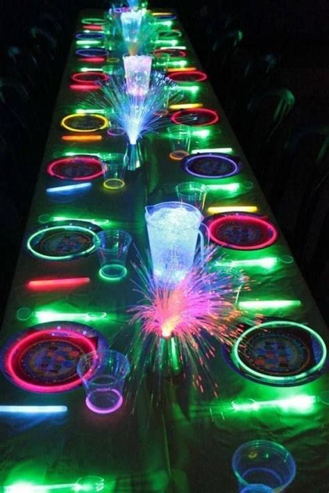 Glow In The Dark Neon Party Ideas Party Themes For Teenagers 2539916