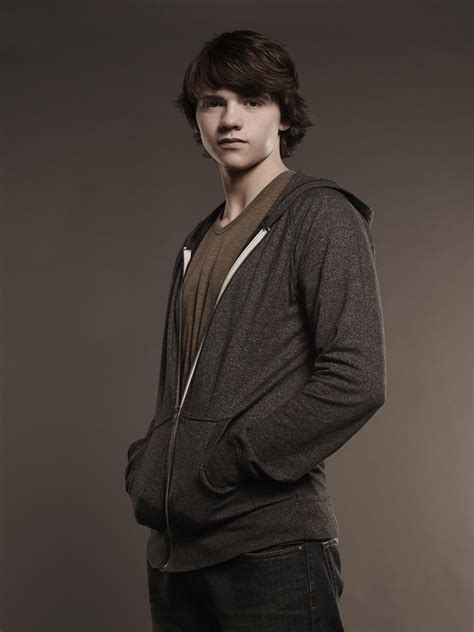 Abandoned by his parents as a child, he looks out for himself and. The Messengers : Photo Joel Courtney - 40 sur 59 - AlloCiné