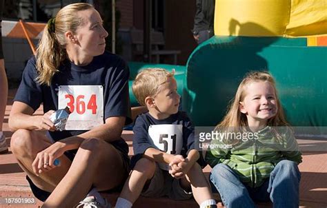 Mother Daughter Marathon Photos And Premium High Res Pictures Getty Images