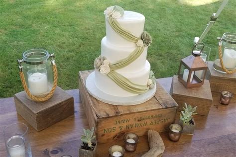 Hippie Chick Bakery Wedding Cake Exeter Nh Weddingwire