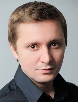 Также актер играл в многочисленных спектаклях. Артём Михалков - биография, информация, личная жизнь, фото ...