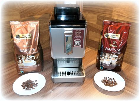 Der tchibo kaffeevollautomat sieht nicht nur unheimlich gut aus, sondern. Svea testet Produkte: Tchibo Kaffeevollautomat Esperto Caffé ♥