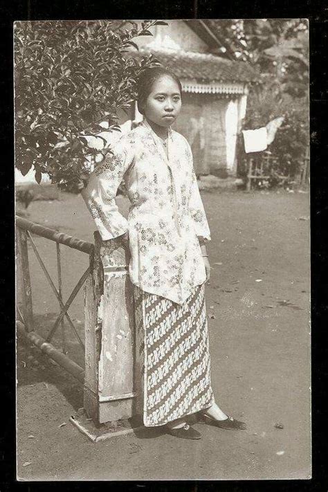 1920 Java Indonesian Women Kebaya Women