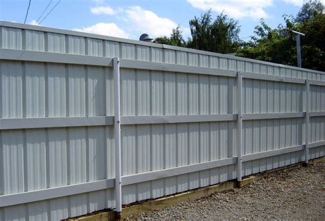 Unlike wood, corrugated metal does not need to be stained and treated regularly. Corrugated Metal Fencing in 2020 (With images ...