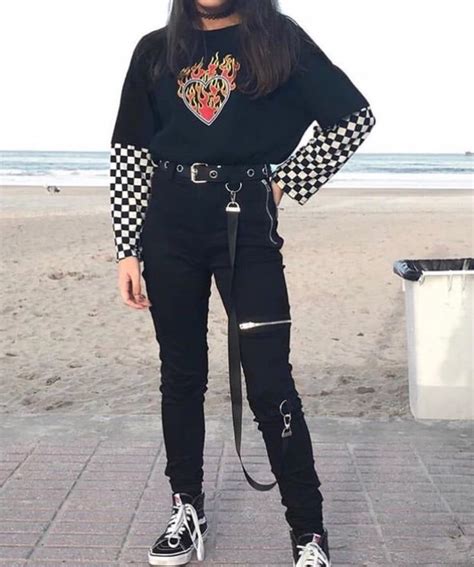 E Girl Outfit Picture in 2020 | Egirl fashion, Retro outfits, Aesthetic clothes