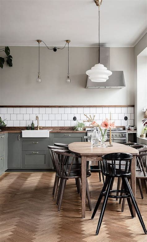 Kitchen In Olive And Dark Wood Coco Lapine Design Idée Déco Cuisine