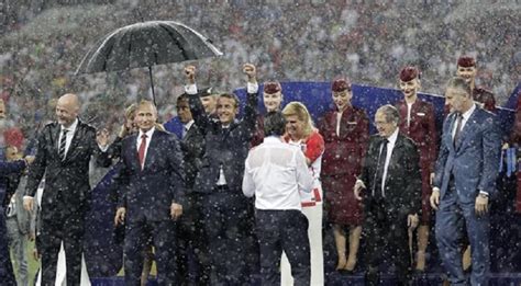 Fifa World Cup 2018 Russian Presidents Umbrella Steals The Show As