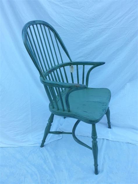 It is found across mainland australia but avoids more fertile areas in the south, east coast and northern this is a sign for young joeys to hop back into their mother's pouch for safety. Reproduction Spindle Back Slate Armchair For Sale at 1stdibs