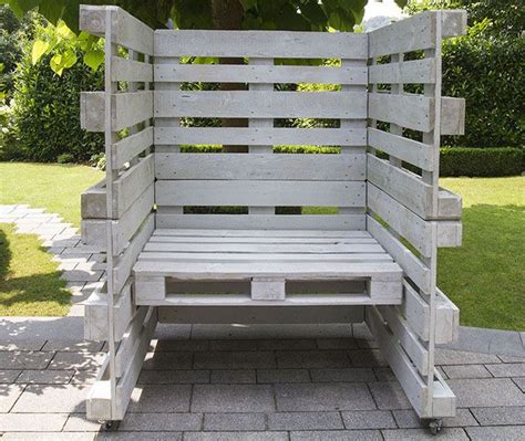 Maybe you would like to learn more about one of these? Strandkorb aus Paletten selber bauen | Selber bauen garten ...