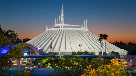 Space Mountain History Of This Fast Tracking Ride To The Future