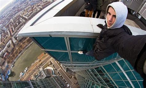 12 Extreme Selfies That Are Not For The Fainthearted Number 6 Will Make