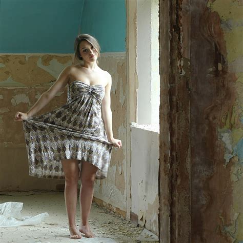 hd wallpaper imogen dyer women bare shoulders model lifting skirt barefoot wallpaper flare
