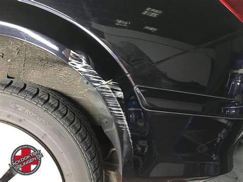 Auch bei der rückgabe eines leasingfahrzeugs macht sich die aufbereitung bezahlt. Smart Repair am Seitenteil