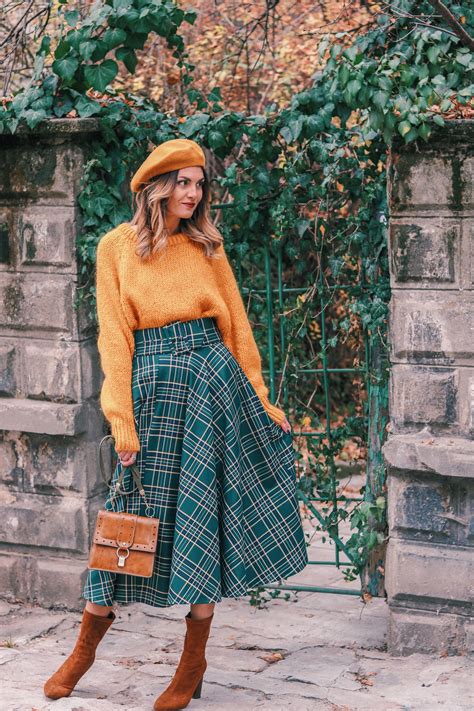 Yellow Sweater Plaid Skirt Beret Outfit Mode Outfits Skirt Outfits