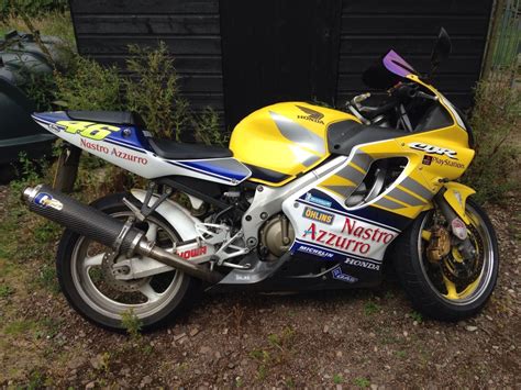 Honda cbr 600f4 и f4i болячки мотоцикла (натяжитель цепи грм и реле регулятор). Honda Cbr F Sport Rossi 600 moto gp replica like GSXR CBRR R6