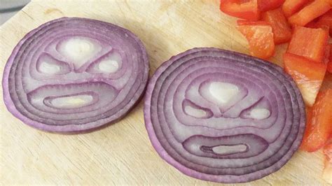 How to reduce the sharpness of raw and cooked onions? 50 Mildly Interesting things of January 2015