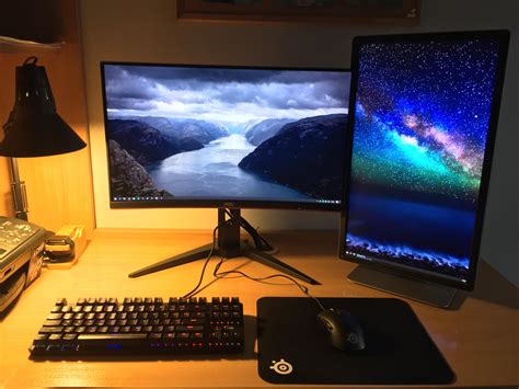 My simple dual monitor setup : battlestations