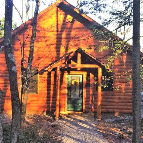 We love this vermont cabin rental so much we've mentioned it before, in our article on amazing the lodge offers a selection of vermont cabin rentals on the lake; Mountain Cabin Rental in West Vermont