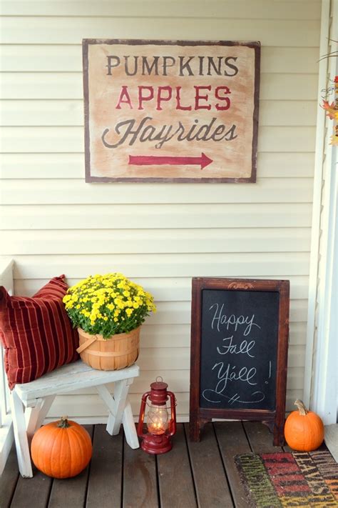 Make Your Front Porch Say Welcome Diy Rustic Fall Sign With Chalky Finish Paint