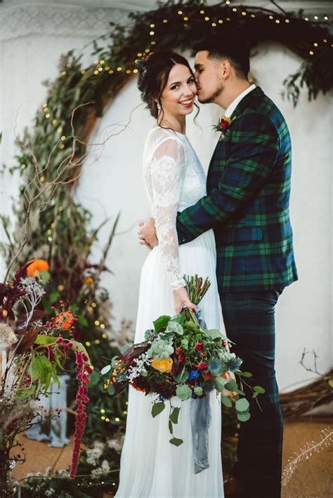 We focus on quality and leave nothing to chance. Rustic Christmas Wedding Ideas with a Moon Gate Flower ...