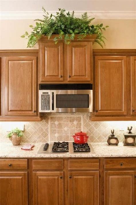 The best alternative is to use either a quality acrylic paint on. 35+ Beautiful Kitchen Paint Colors Ideas with Oak Cabinet ...
