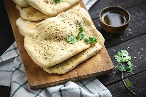 Much in the same way that every woman needs a little black dress in her wardrobe, every cook should have a reliable flatbread recipe in their repertoire. Lavash Middle Eastern Bread | Recipe | Recipes, Middle eastern bread, Lavash recipes