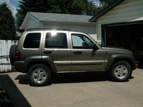 I have a camper that weighs 3600 and my jeep liberty sport says that the towing capacity is 5000. 2006 Jeep Liberty Sport 4x4 FOR SALE from Saskatoon ...