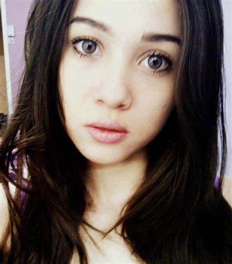 Digital portrait painting of a malaysian celebrity emma maembong. ARTIS Biodata dan Koleksi Gambar Emma Maembong yang Cun ...