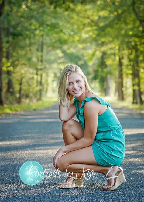 Pin By Courtney Lock On Pictures To Do Outdoor Senior Pictures