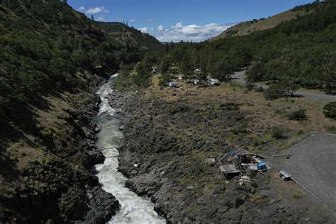 Columbia River's salmon are at the core of ancient religion | AP News