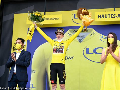 Tour De Francia Jonas Vingegaard Se Viste De Amarillo En El Col Du Granon