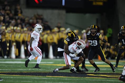Hawkeyes Thump Wisconsin Retain Heartland Trophy University Of Iowa