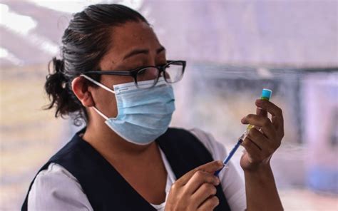 In an effort to speed up vaccinations after a rocky global effort to stop covid. Vacunación contra Covid en México tardará 8 meses - El Sol ...