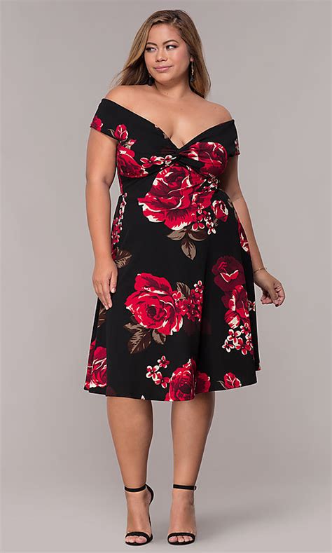 If you like to create an hourglass figure with your wardrobe, these are the dresses for you. Plus-Size Knee-Length Print Wedding Guest Dress