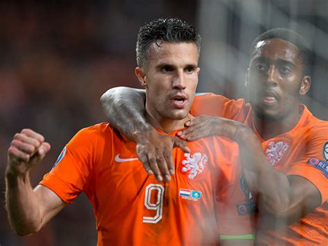 Holanda, la llamada naranja mecánica, ya no depende de sí misma para clasificar a la eurocopa 2016. Holanda gana su primer partido camino a la Eurocopa 2016 ...