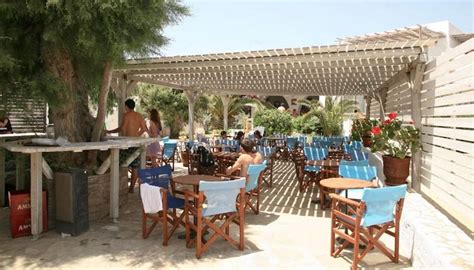 Το beach bar δροσίζει τις μέρες σας με αναψυκτικά και καφέδες και τα βράδια ανεβάζει τη θερμοκρασία με ποτά και όμορφες μουσικές. REBEL BEACH BAR - ΝΙΚΟΛΑΟΣ ΓΡΗΓΟΡΙΟΥ ΛΟΥΡΙΔΗΣ - ΠΑΡΟΣ