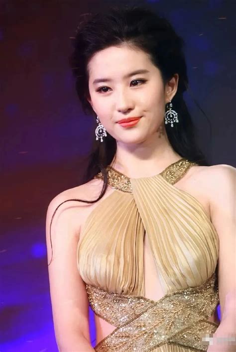 Liu Yifei S Most Sexy Time A Hollow Dress Is Pure And Lustful