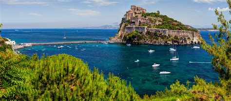 How to win a place by being unconventional. LE ISOLE D'ITALIA - Tour operator Lipari