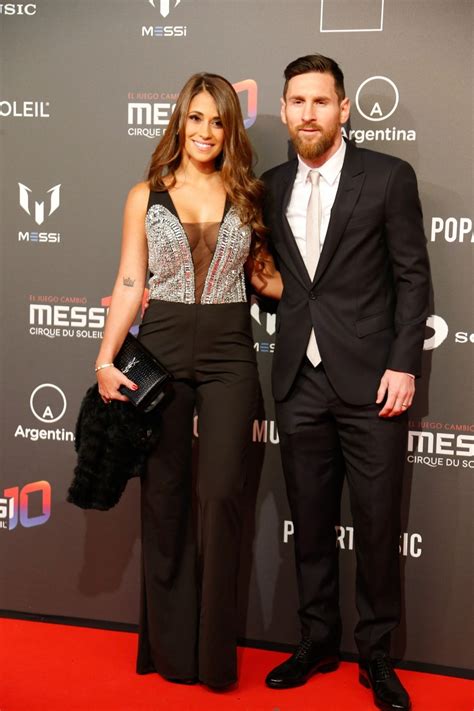 Lionel messi antonella roccuzzo age difference is 1year and antonella roccuzzo is younger. Antonella Roccuzzo and Lionel Messi - Presentation of ...